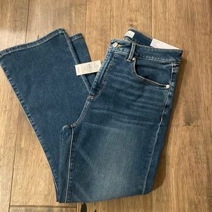 Loft Kick Crop high rise curvy jeans. Size 29/8. New with tags. Adorable!